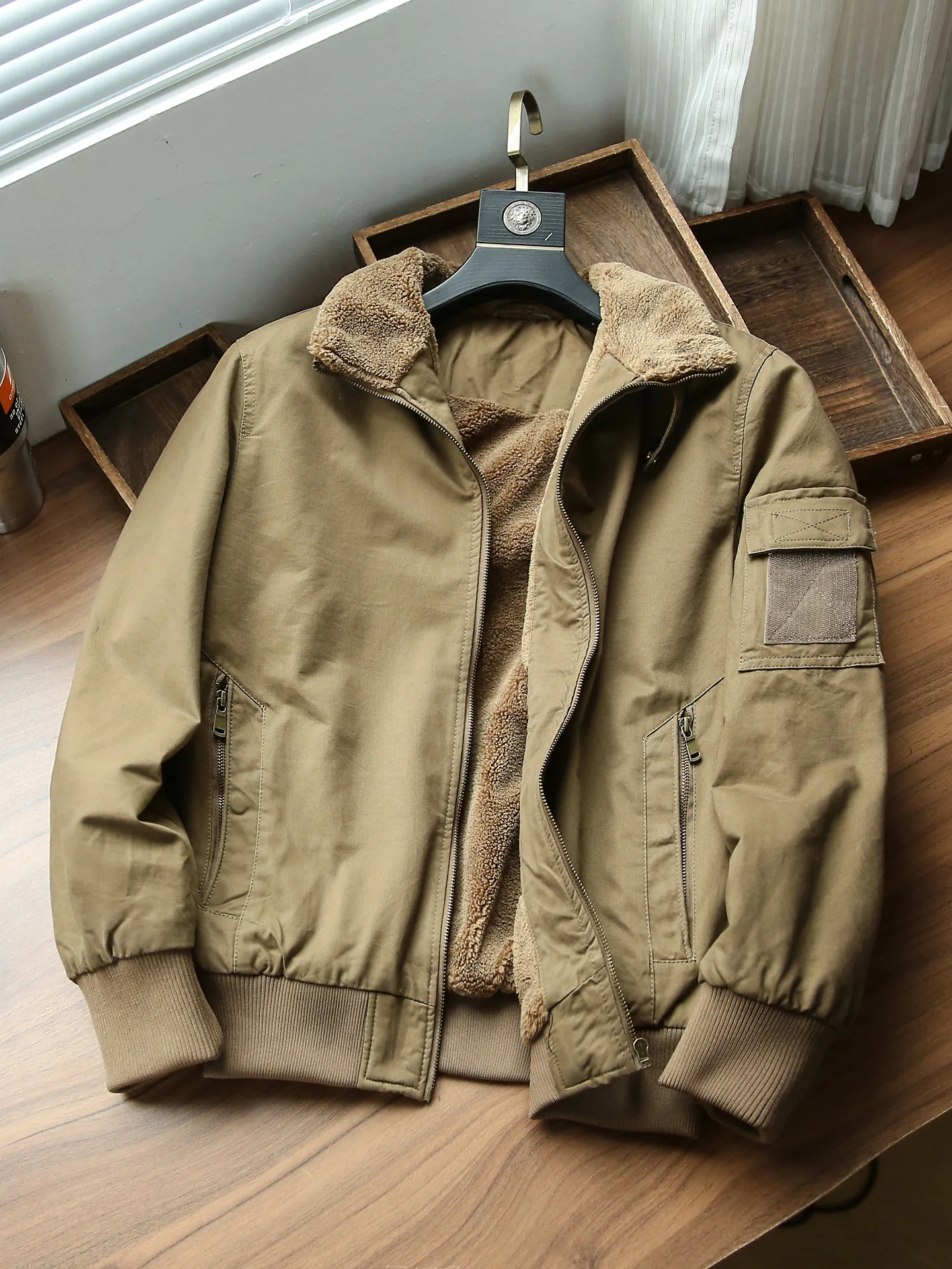 

Мужская утепленная куртка из овечьего вельвета с воротником-пилотом, на флисовой подкладке, теплая, хлопковая, повседневная, свободного кроя, с длинными рукавами, на молнии