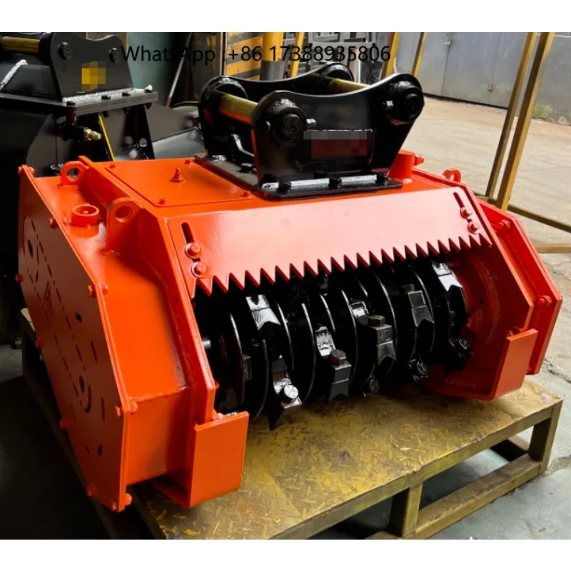 Versatile Hydraulic Wood Shredder Attachment for Park and Garden Cleaning