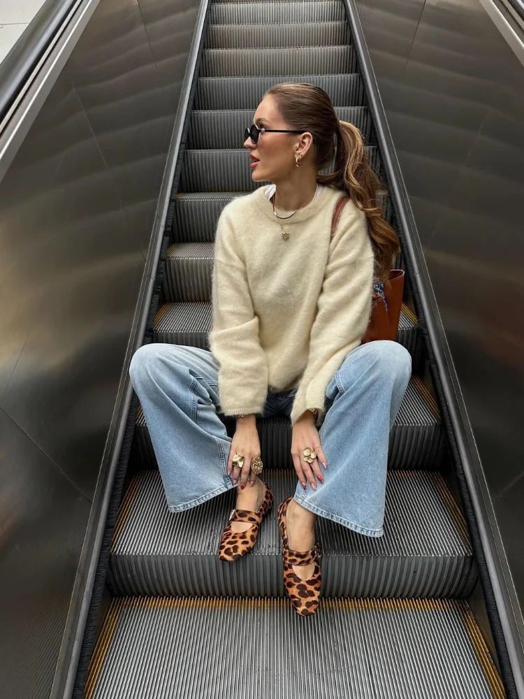 

Women Casual Yellow Knitted Pullover Fashion Long Sleeve Solid Loose Round Neck Sweater Lady Daily Commute Street Sweaters 2025