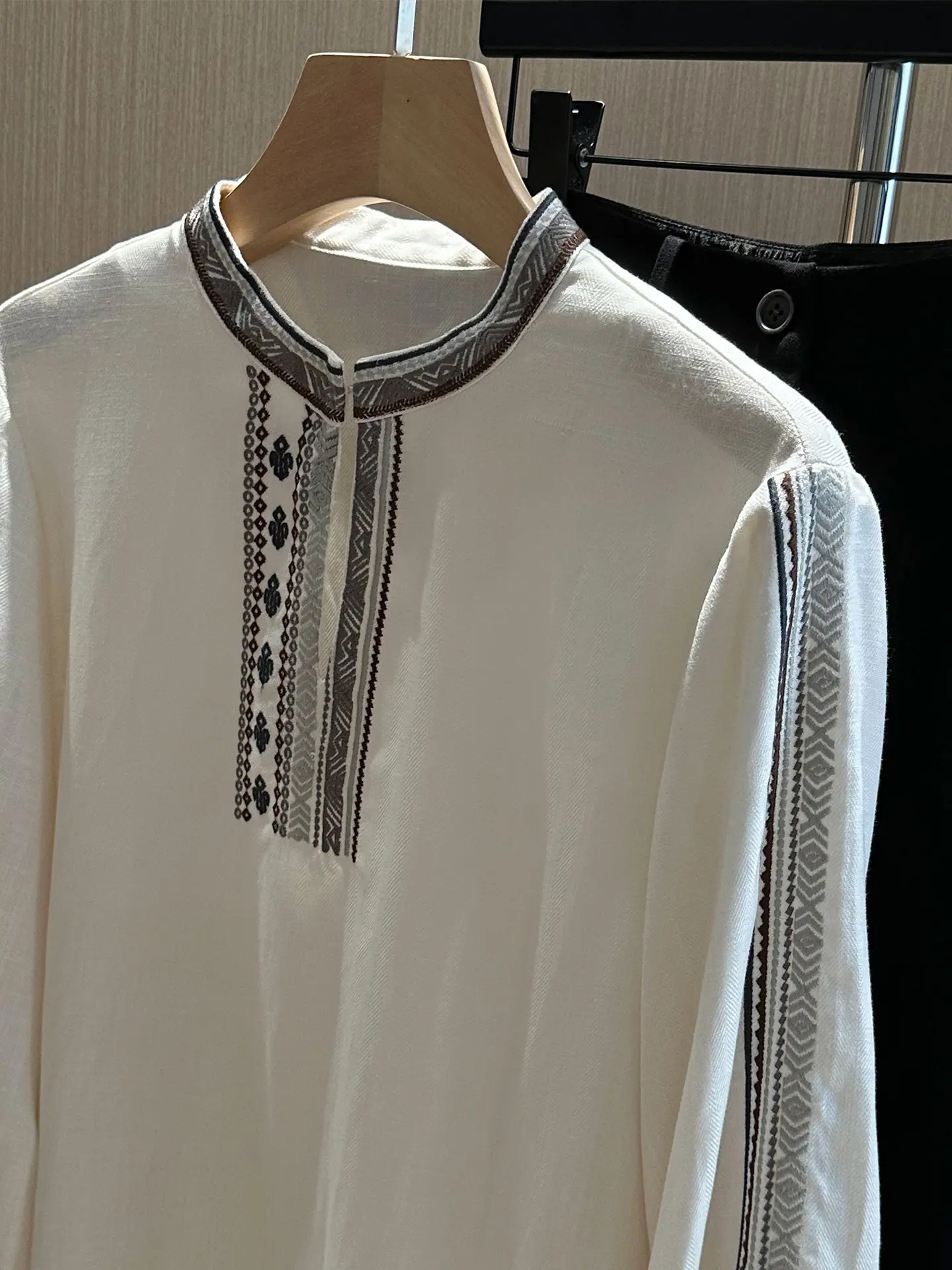 

Early Autumn Long Sleeve Embroidered Ethnic Style Top Comfortable Holiday Feel New 2025 Fashion Women's Shirt Linen Blend Bre...