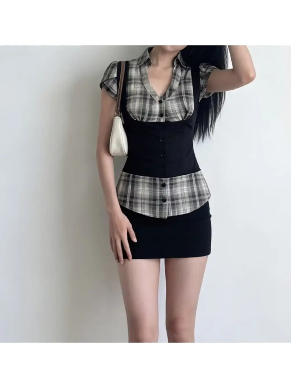 2026 New Summer Retro plaid Fake Two Piece Splicing Spicy Girl Top Street Trend Leisure Niche Versatile Vacation Date Nightclub