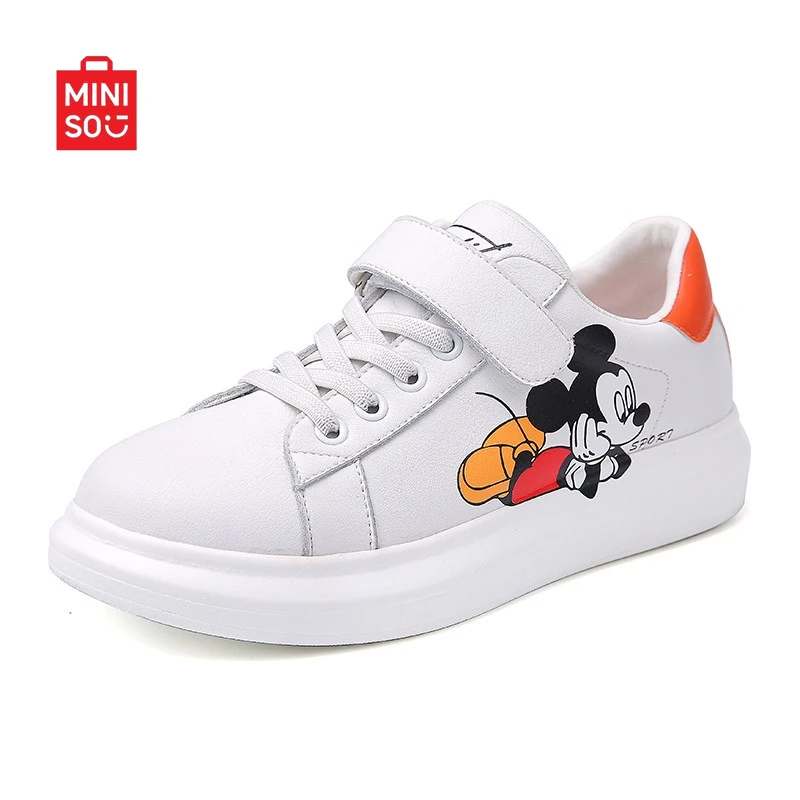 أحذية Miniso 2025 ميكي ماوس للفتيات، أحذية رياضية بيضاء من الجلد الطبيعي للأطفال على الطراز الكوري ملابس غير رسمية