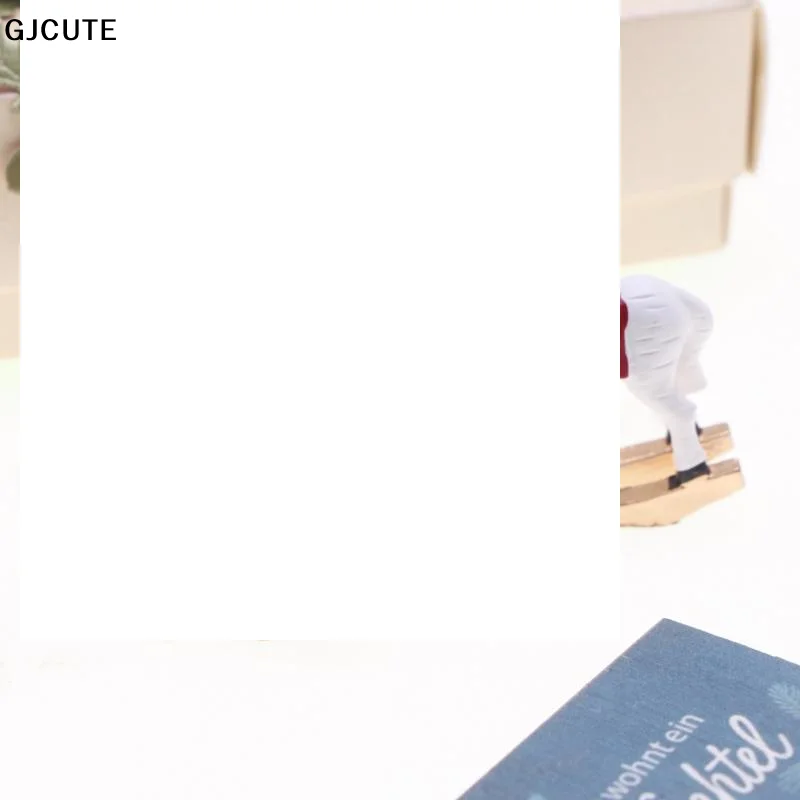 

1 Piece 1/12 Dollhouse Miniature Trojans Model Toy Doll House Bedroom Scene Prop Mini Christmas Decoration DIY Accessories