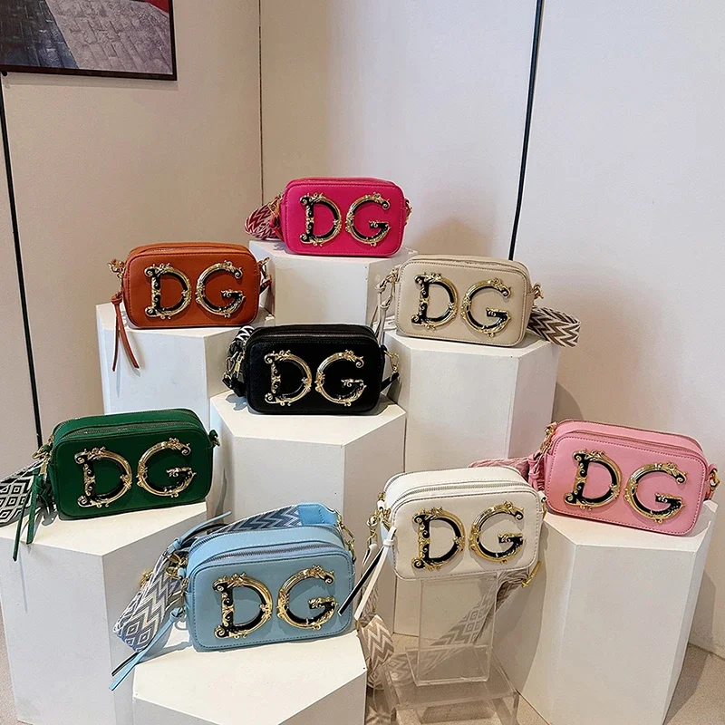 

Liquid Silhouette Shoulder Bag With Curved Contours For City Explorations Capturing Fluid Grace