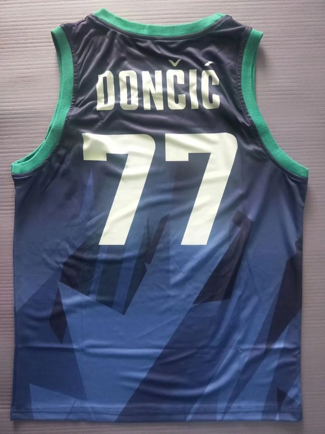 2019 Słowacja 77 Doncic koszulki Koszulka sportowa Nowe koszulki sportowe Hot