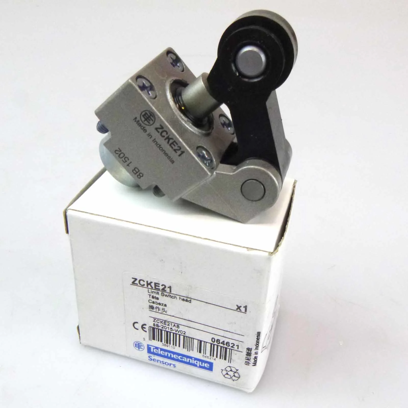 

ZCKE21 travel switch head XC Standard, ZCKE, thermoplastic roller lever plunger
