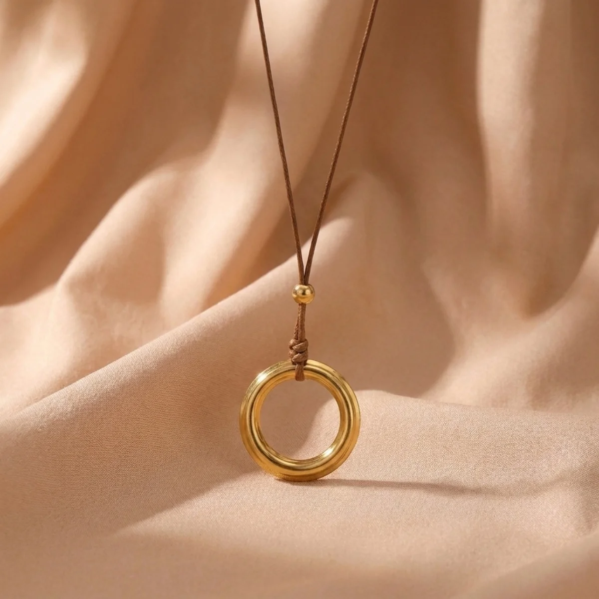 Halskette mit Anhänger in Form einer hohlen Wassertropfen-, Kreis-, Herz- oder Blumenform aus Edelstahl für Damen und Herren, minimalistischer, geometrischer Schmuck mit Wachsschnur. – Detail 28