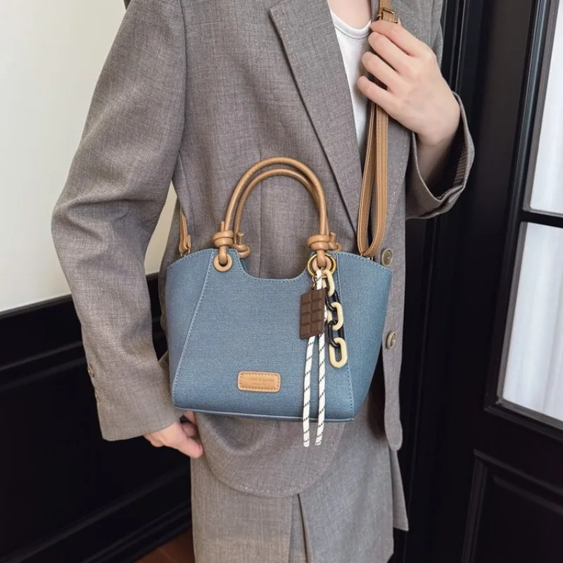 

High End Fashion Shoulder Bag Women Classic Designer Silhouette Retro Tone Casual Daily Matching Bag