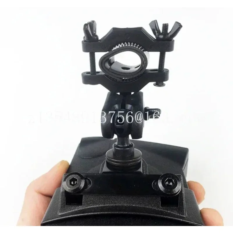 

Пятно электронных магнитных кронштейнов для собак первого поколения и второго поколения лучше, чем кронштейны 3M.