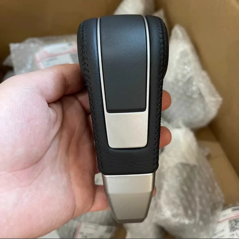 Black Leather Gearshift Lever Knob For Mitsubishi Pajero V93 V97 V87 Pajero Sport2 KH0W