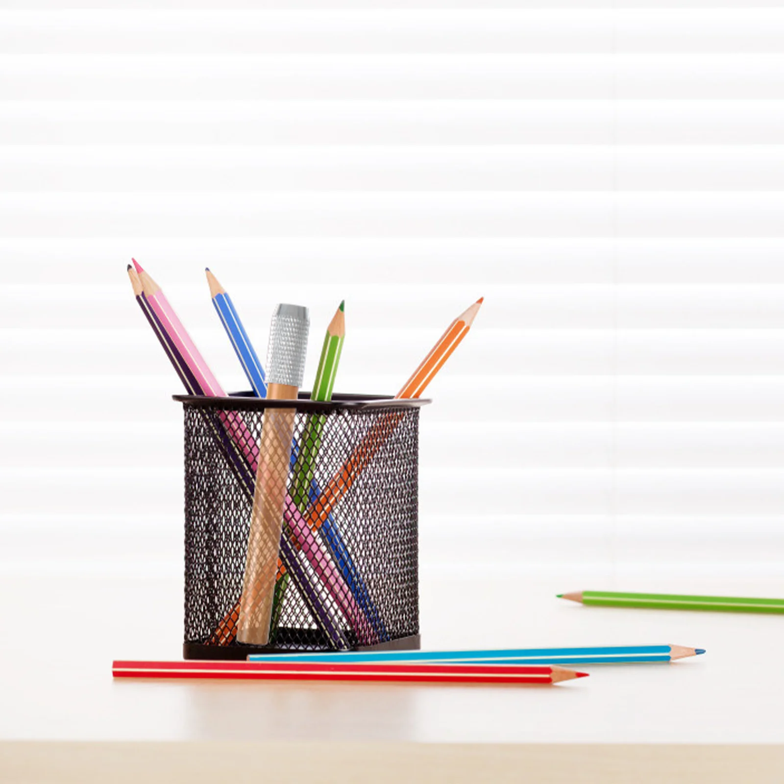 

6Pcs Metal Pencil Extender Set Adjustable for Pencils Color Pencils Crayons Pencil Lengthener Student Stationery