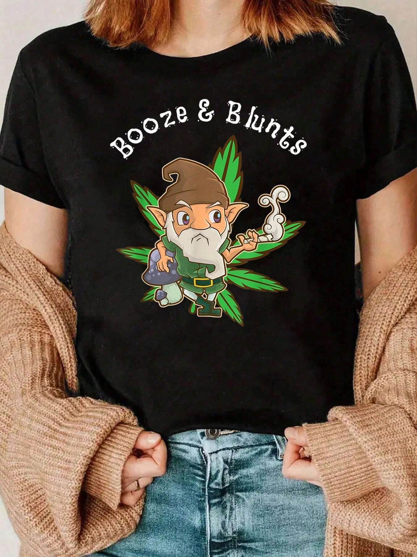 Booze And Blunts Elf Grafisch T-shirt Halloween Vrijetijdskleding voor dames 220g