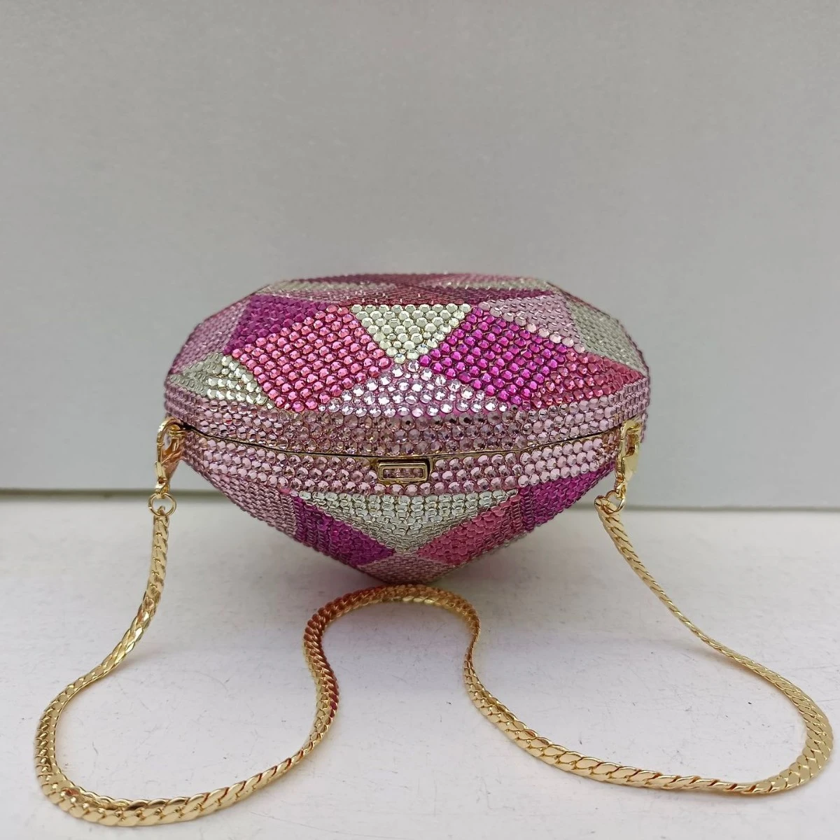 Новейшая вечерняя сумочка с уз – обзор и цена Luxury Bags Gold