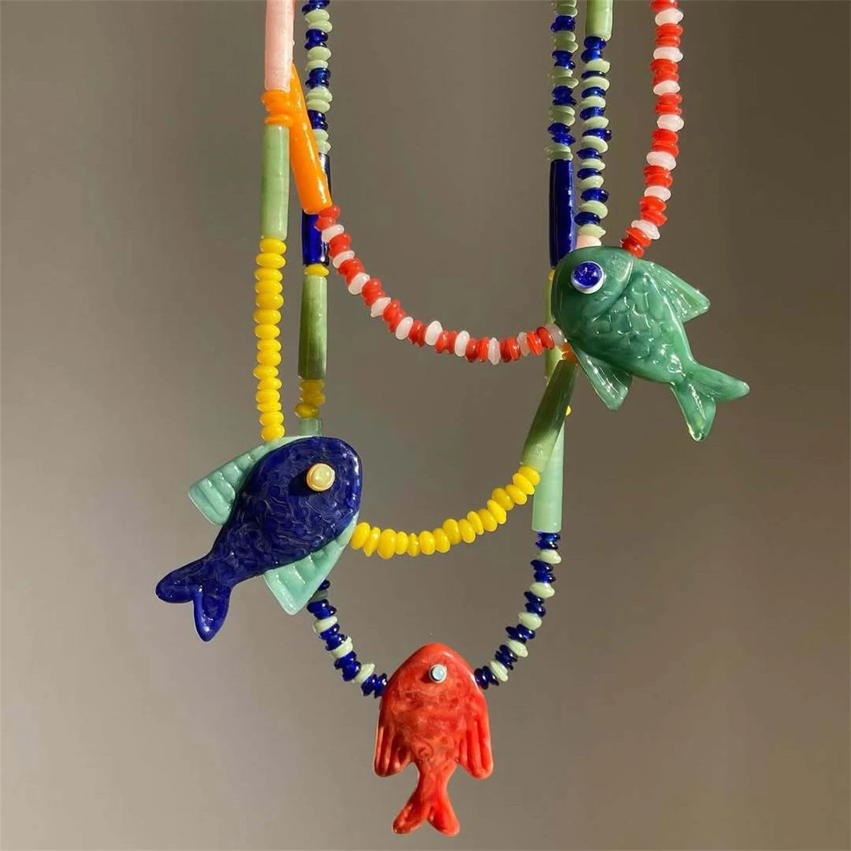 Ocean series pendant bead necklace, fashionable and personalized small fish collarbone chain, gold-plated