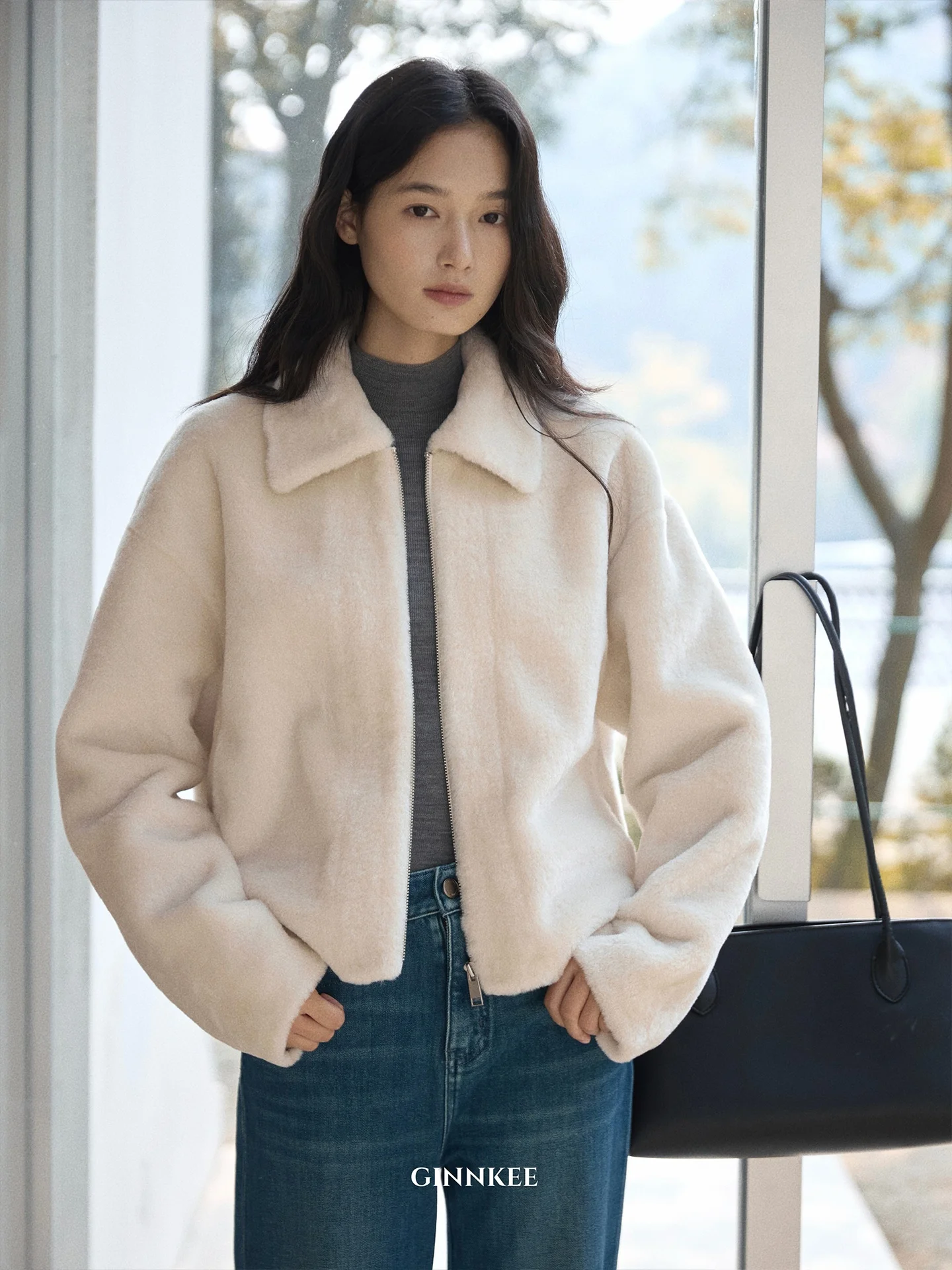 

Экологичная короткая куртка из искусственного меха с воротником на молнии, французский стиль, женская, приталенная, из полиэфирного волокна, с короткими рукавами