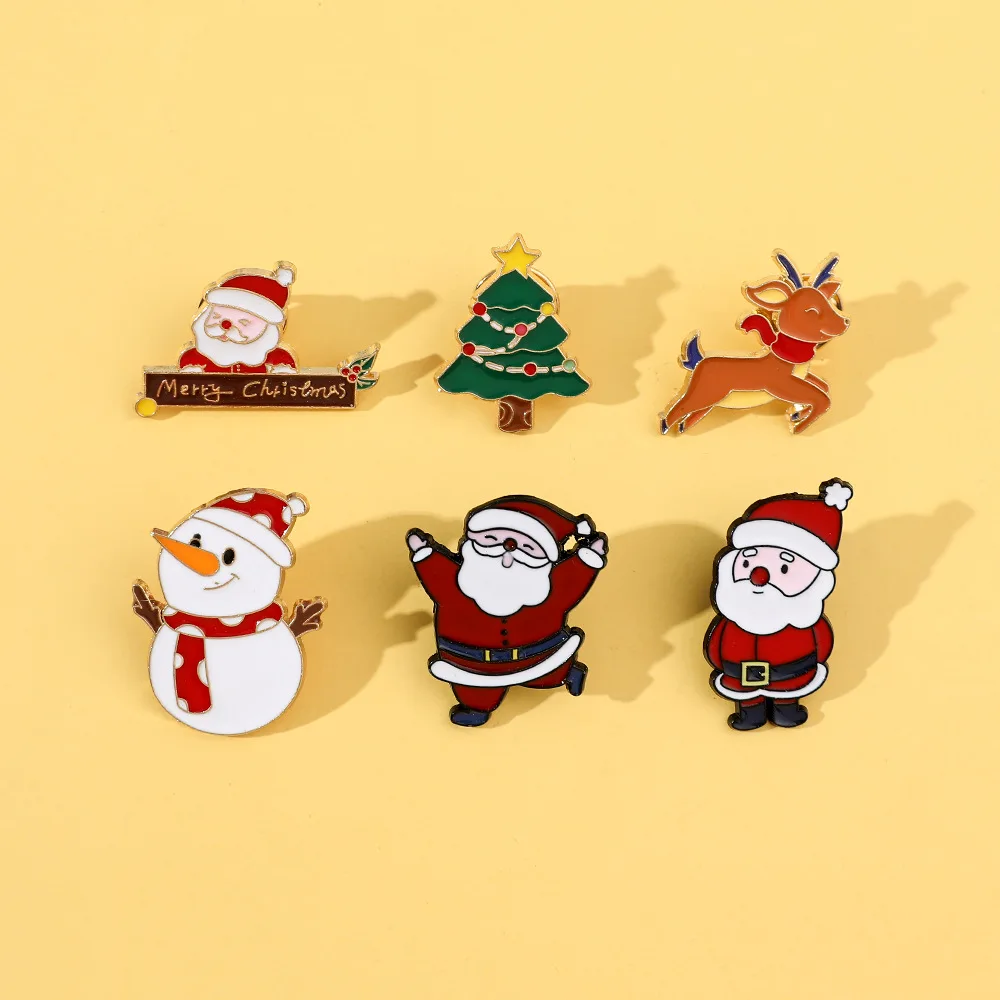 Christmas Brooch Interesting Elk Snowman Wreath Shape Metal Badge Small Gift Wholesale Hat Pins for Backpacks Backpack Pin Lapel