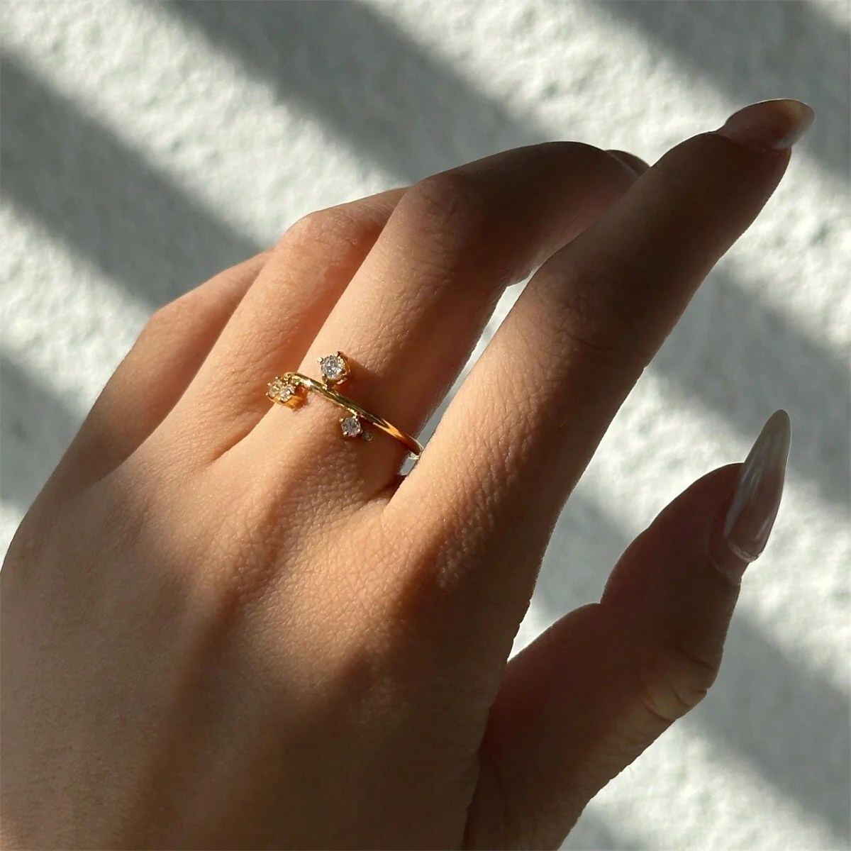Vintage 18K Gold Plated Stainless Steel Snowflake Zircon Ring for Women Fashion Jewelry Party Gifts