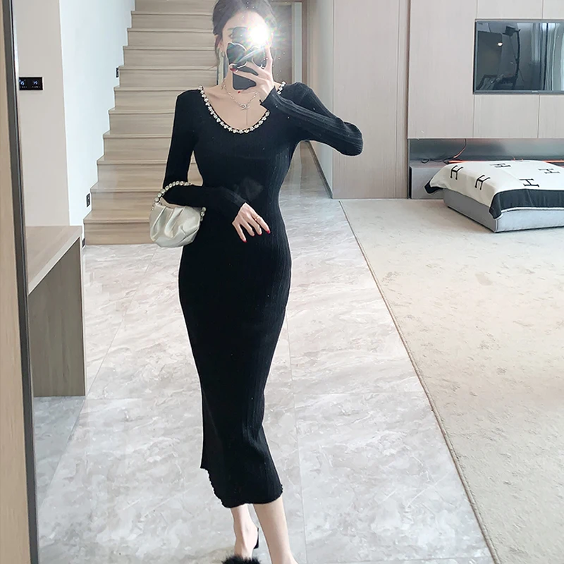 Black Knitted Luxury Diamonds V-Neck Women's Dress Autumn Winter Thick Warm Sweater Dress 2024 Korean Elegant Bodycon Prom Dress