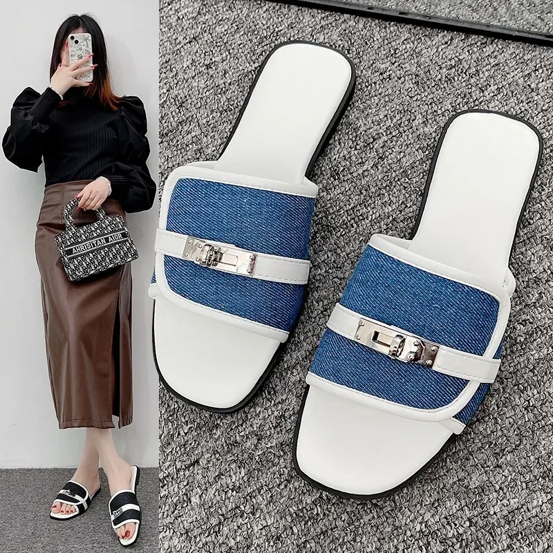 Square headed flat sandals for women, worn for the summer of 2024. New casual square headed breathable one line women's sandals