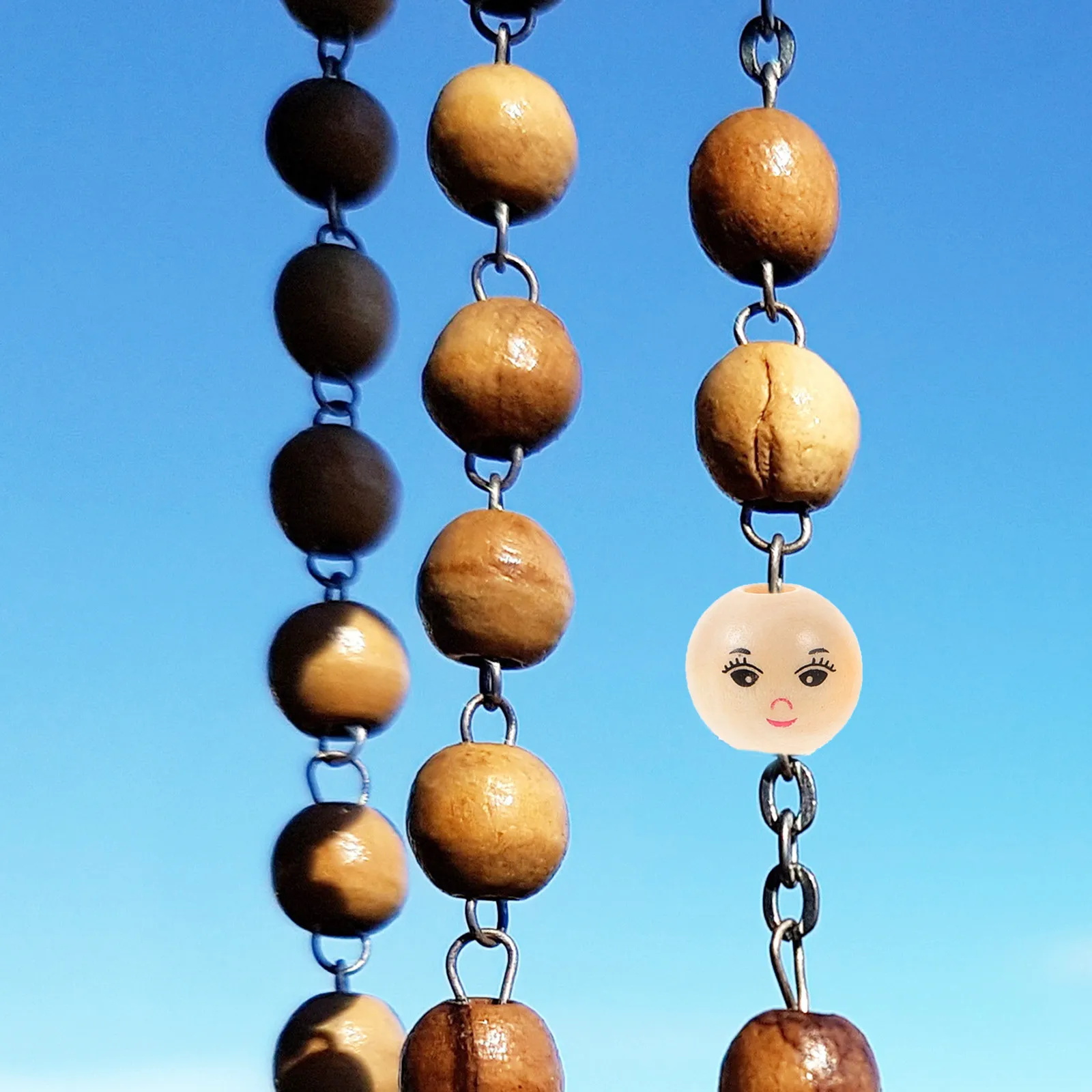60Pcs Round Wooden Beads Smile Face Design Smooth Comfortable Touch Large Hole Craft Beads for Bracelets Necklace Dream Catcher