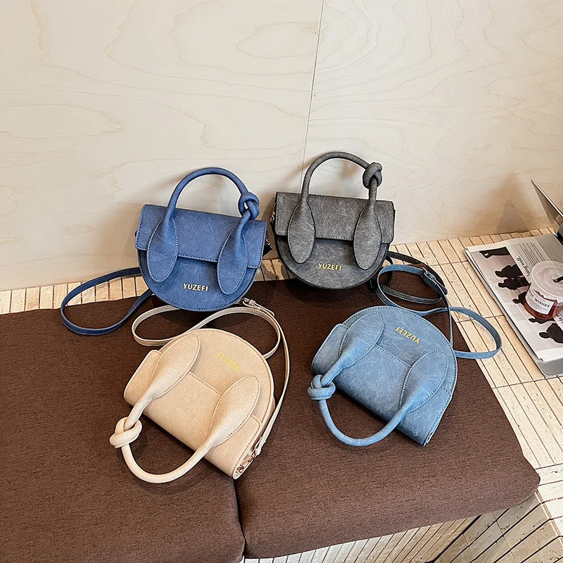 

Квадратная сумка уникального дизайна 2025 года, женская сумка через плечо в инди-стиле, модная и универсальная маленькая сумка через плечо