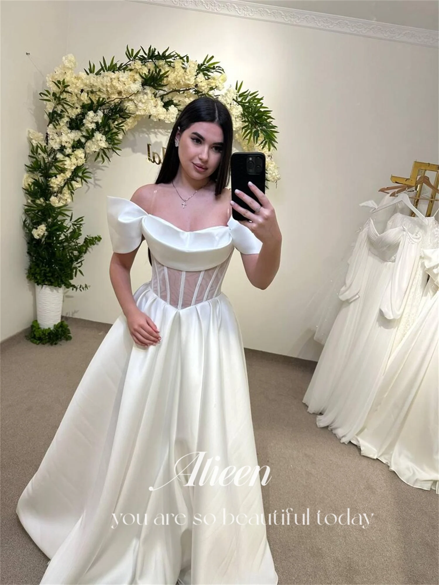 Aileen Gaun Malam Wanita Mewah Kustom untuk Acara Khusus Merek Gaun Malam Mewah Wanita Bahu Terbuka Satin