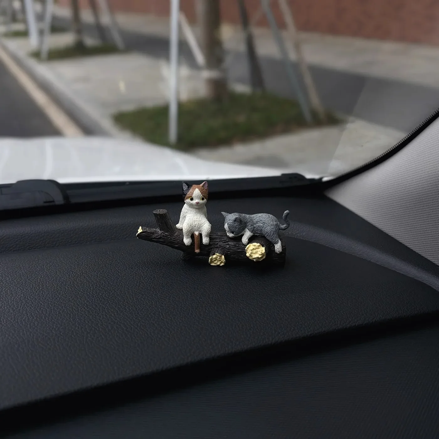 Figurine Car Cats Ornaments Center Console Decoration Sleeping Kitten Dashboard Screen Rearview Ornaments Figurine Car Ornaments 2