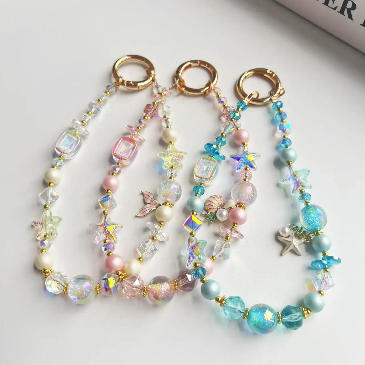 

INS For Light Luxury Crystal Mobile Phone Chain Beaded Short Wrist Chain Fashion Butterfly Pendant Gold Leaf Hand-Made Lanyard
