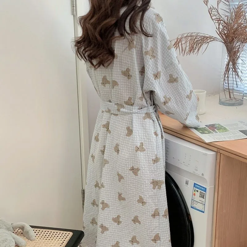 Spring and Summer Women's Morning Robe, Bathrobe, Blue Checkered Loose and Comfortable Long Sleeved Home Sleepwear, Nightgown