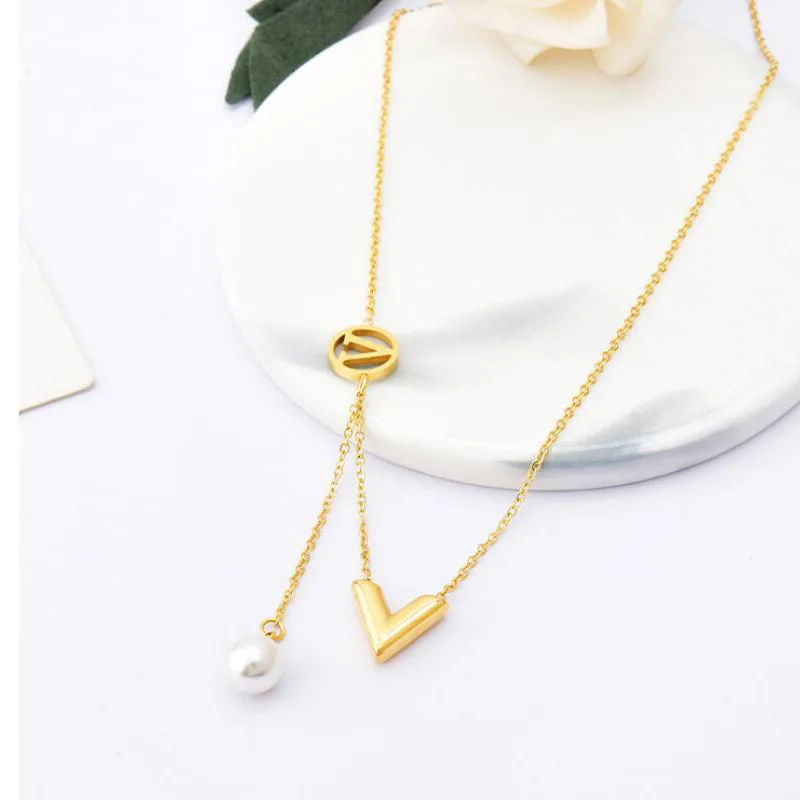 2024 Trend Stainless Steel V Letter Tassel Pearl Necklace for Women Gold Plating New Brand Party Jewelry Gift