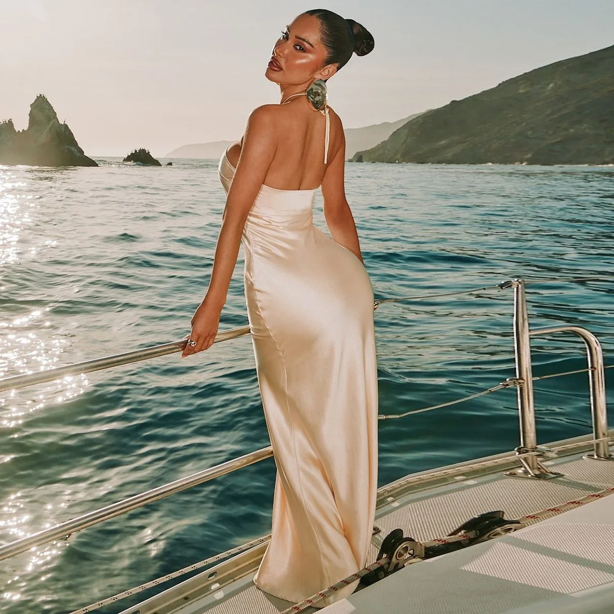 Robes européennes et américaines pour femmes, sexy, dos nu, bretelles suspendues, col suspendu, sans manches, offre spéciale transfrontalière, cw30915