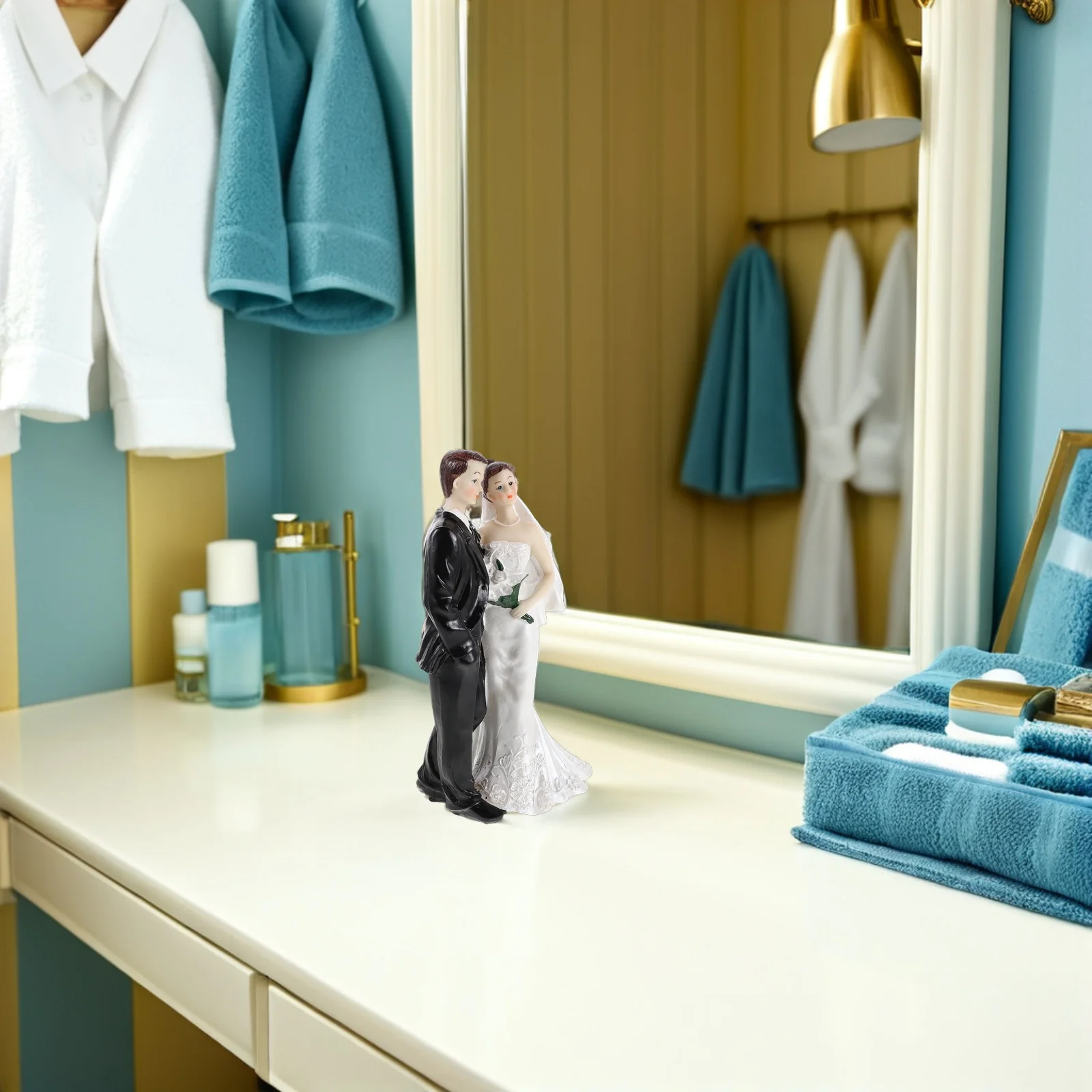 

Wedding Couple Statue Romantic Resin Sculpture Bride Groom Embrace Valentines Shelf Decor Anniversary Centerpiece Love