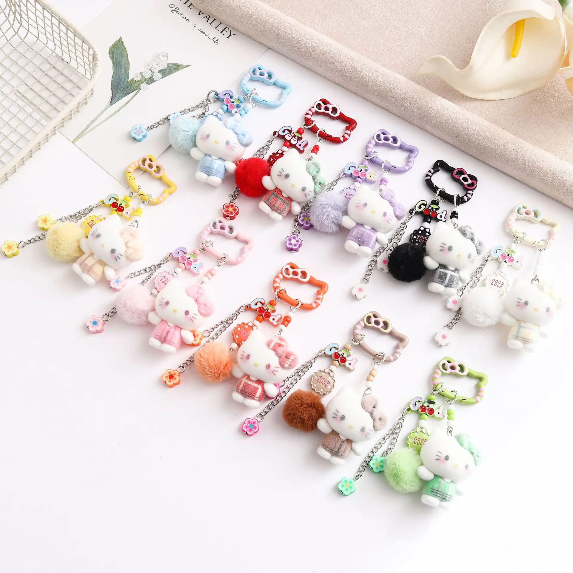 

Новый брелок для ключей «Hello Kitty», подвеска на рюкзак, интерьер автомобиля, аксессуары для пары, мультяшное украшение, подарок на день рождения