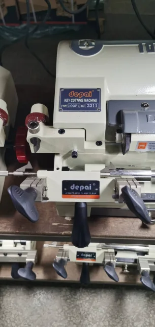 100F1 Original Key Cutting And Duplicating Machine Metal Locksmith Tool Perfect For Professional Locksmith Supplies