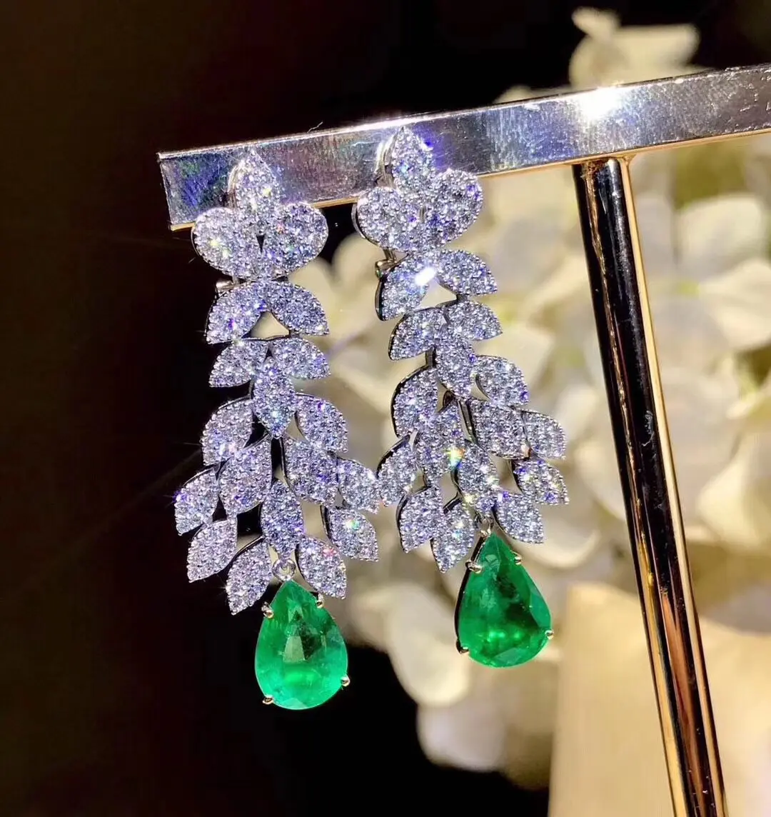 Fashion Silver Long Drop Earrings for Party Pear Cut 2Pieces Natural Emerald Earrings 4mm*6mm Solid 925 Silver Emerald Dangle