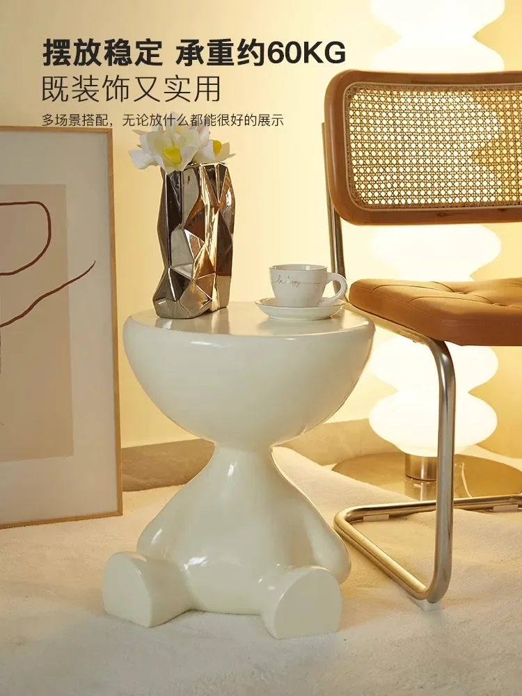 LS 04 طاولة قهوة مسطحة مستلقة على الطراز الكريمي الإبداعي لتزيين أرضية غرفة المعيشة بجوار الأريكة لتزيين المنزل