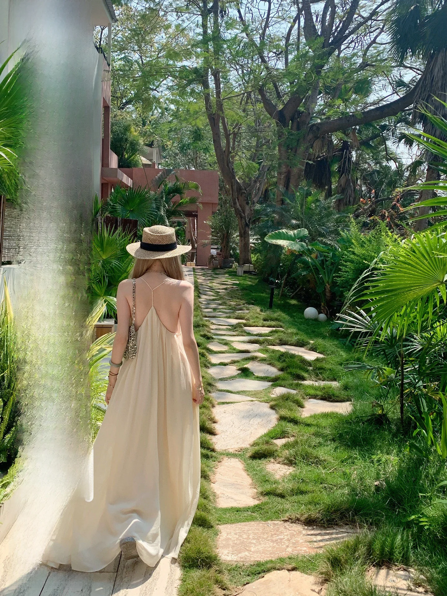 

Летнее платье макси Cleanfit без спинки, с широким подолом, без рукавов, свободного кроя, из лиоцелла, для прогулок по городу