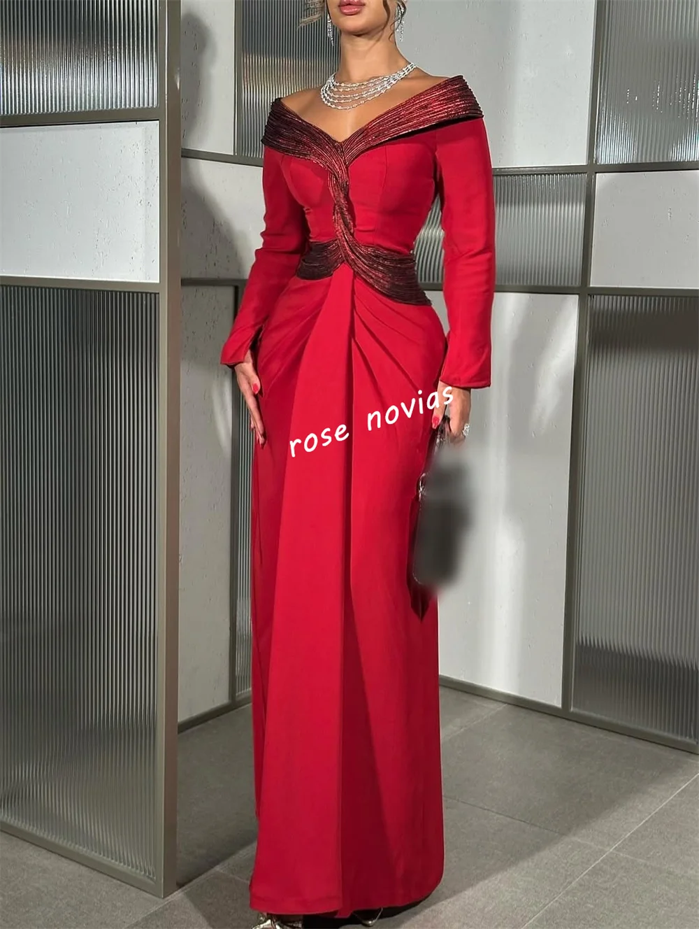 فساتين طويلة مستقيمة بطيات جيرسي أنيقة مكشوفة الكتفين مناسبة مخصصة للسيدات مسائية عالية الجودة أنيقة #2