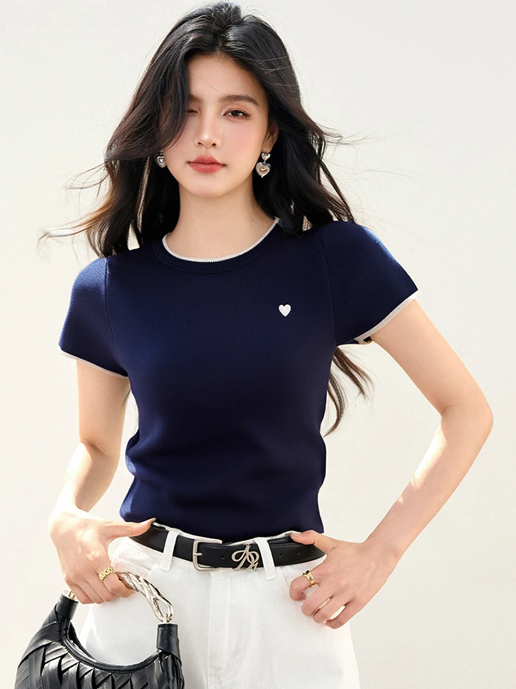 半袖 Tシャツ 2025 夏の新女性ファッショナブルな多用途スリムフィットトップス無地ニッチデザイン Tシャツ