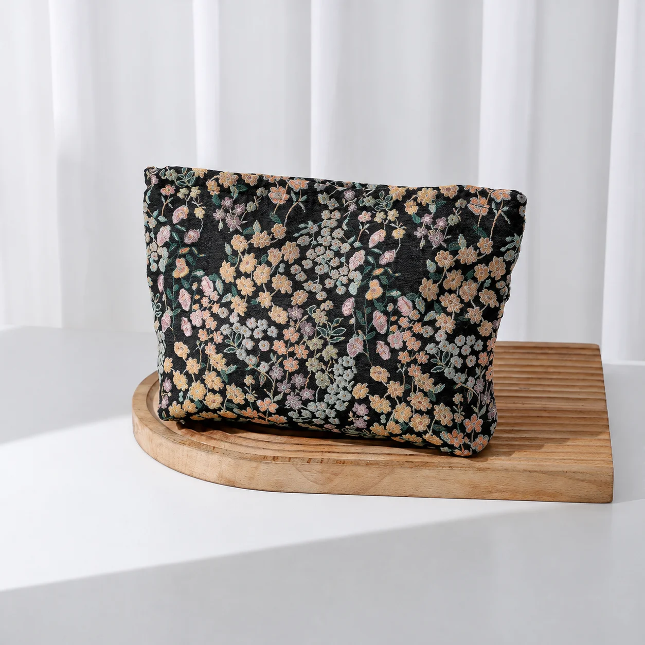 Jacquard Cosmetic Bag Smooth Zipper Portable Cosmetic Bag Floral Cosmetic Bag Compact For Daily Commute Skincare Product Storage