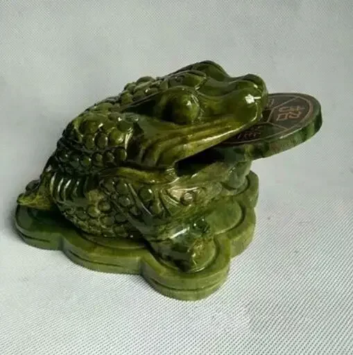 Collection Chinese Natural Jade Carving Ornaments Carved Feng Shui Decoration Toad Animal Statue