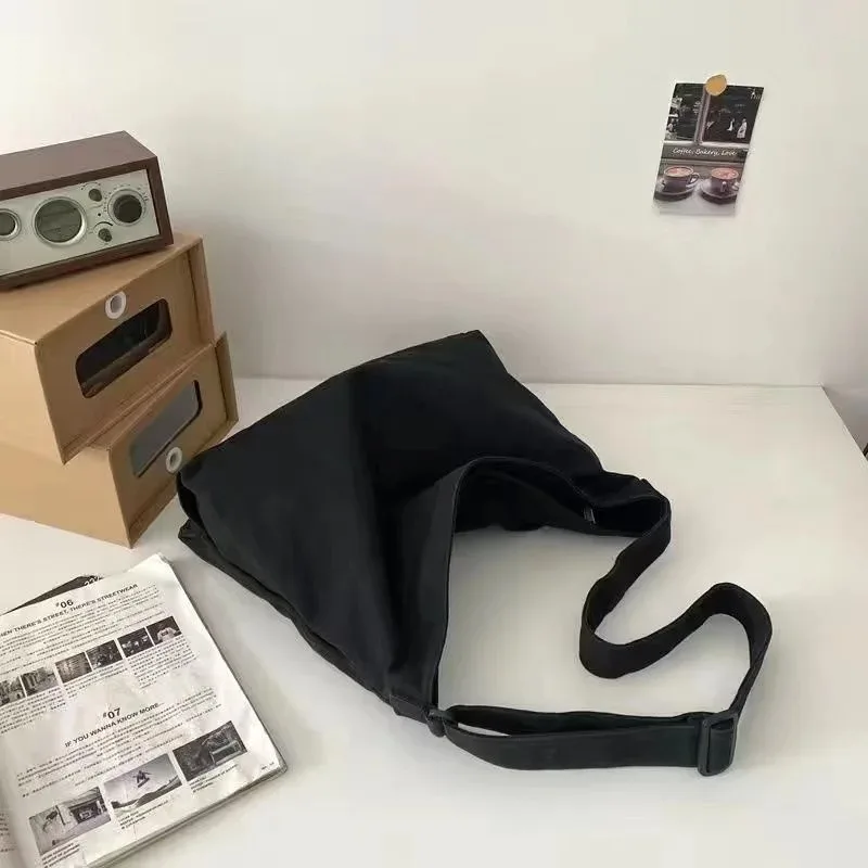 

High Quality Hot Selling for Men's Retro Autumn New Season Japanese Style Crossbody Messenger Bag Canvas Bag Thickened Sturdy