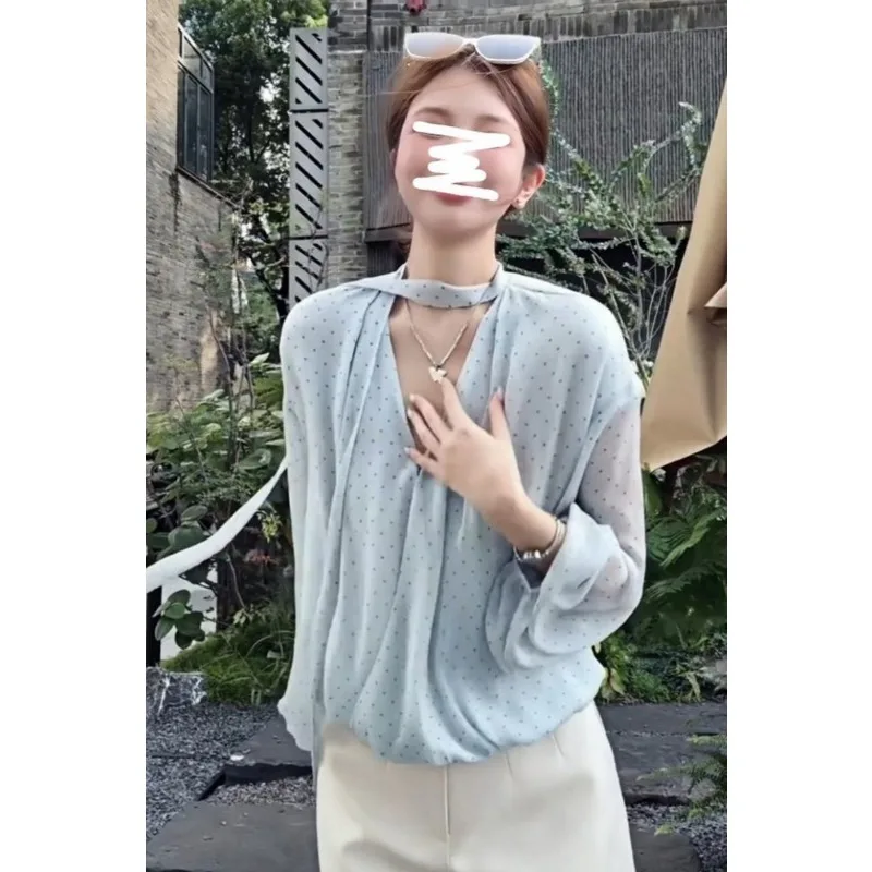 水玉模様の気質長袖シャツ女性のための春夏の新しいブラウス V ネックシャツスリムファッショントップ