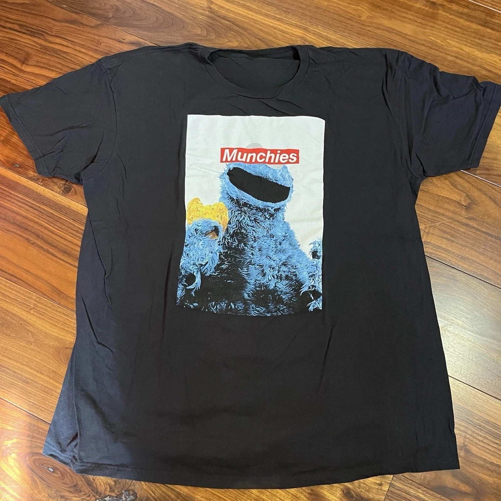 Sesame Street Biscuits Monster Snacks Black T-shirt Silk Commemorative Gift Men's Daily Wear Street Fashion T-shirt