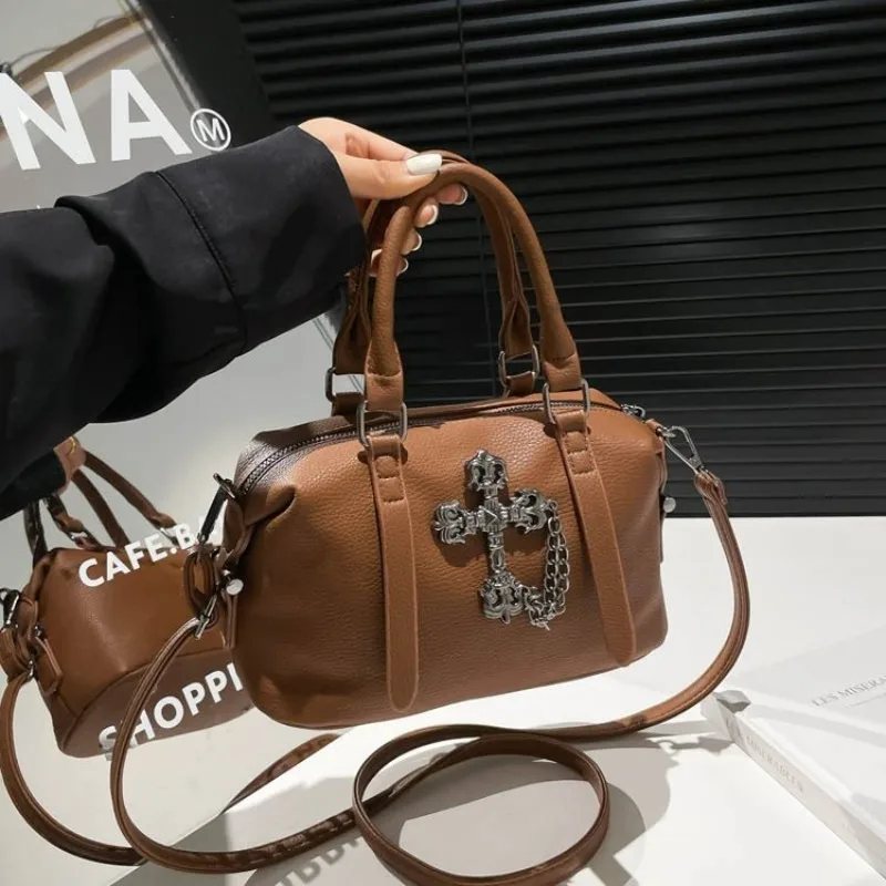 

Дизайнерская сумка для подгузников Urban Commuter для женщин: роскошная кожаная сумка-тоут, элегантная сумка через плечо, стильная и функциональная.