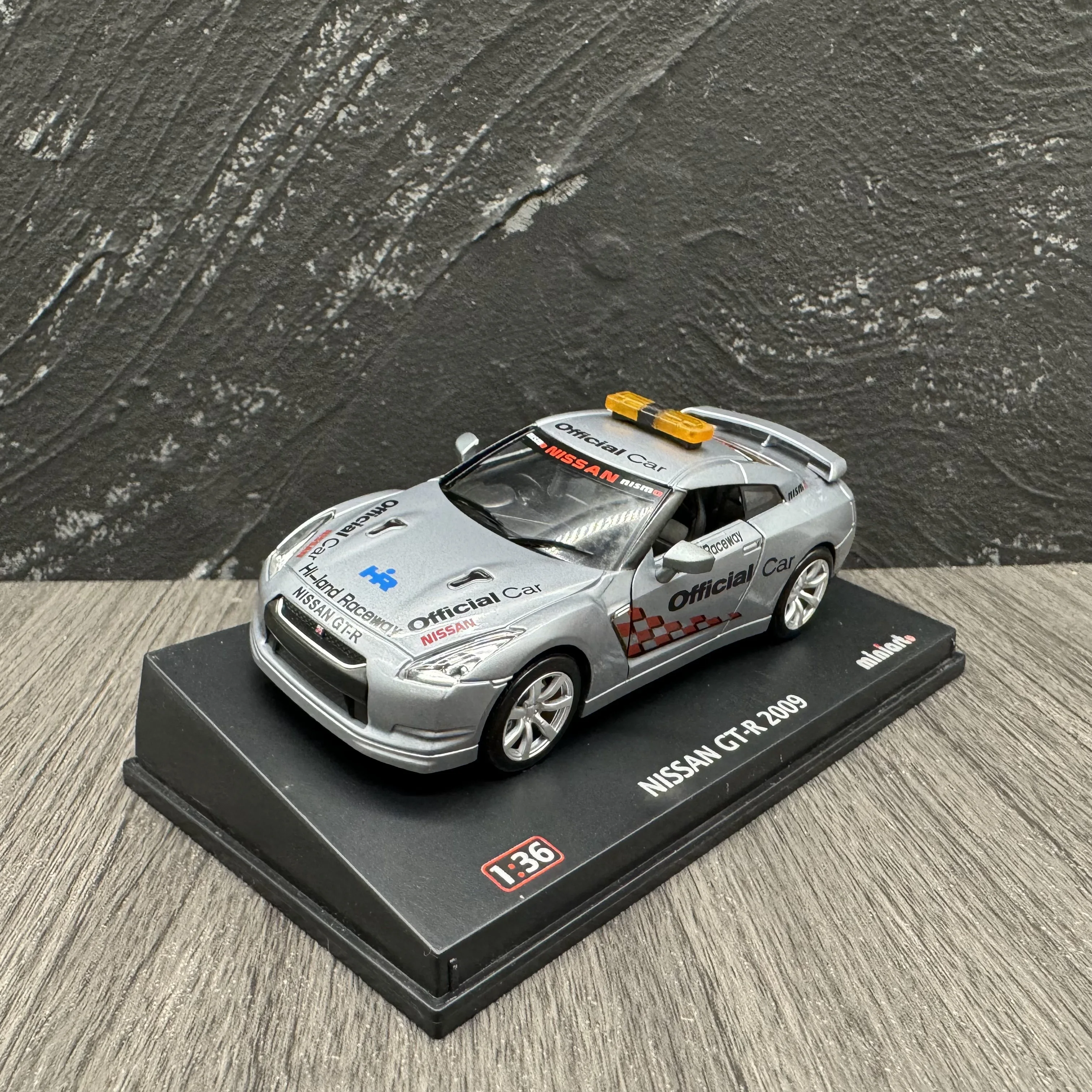 Miniart 1/32 Nissan GT-R Fairlady 370Z Diecast Model Car Toys for Kids and Adults