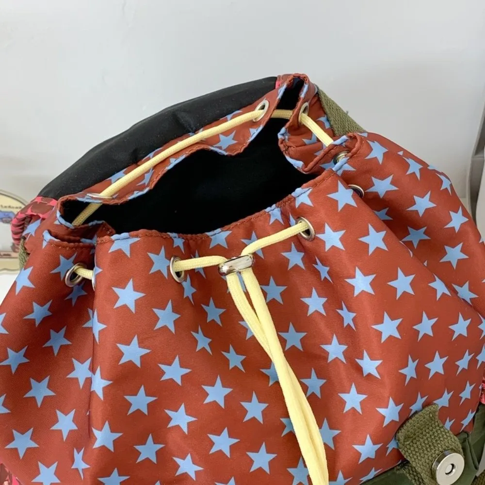 การ์ตูนขนาดใหญ่ความจุ Lucky Star กระเป๋าเป้สะพายหลังสไตล์เกาหลี Multi-Pocket Drawstring กระเป๋านักเรียน Y2K ไนลอนเดินป่าตั้งแคมป์กระเป๋านักเรียน