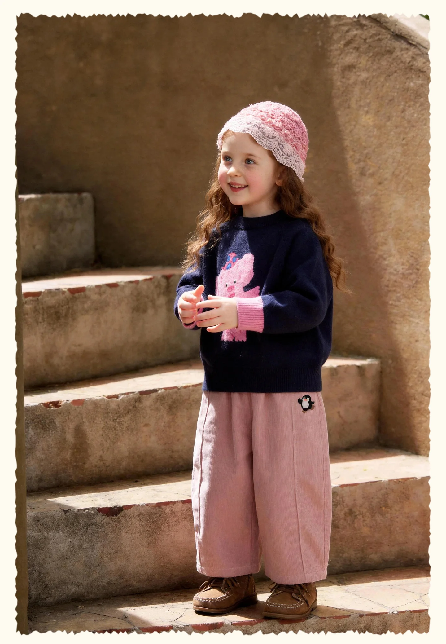 Amila 2026 Herbst Neue Kinder-Freizeithose mit seitlicher Pinguin-Verzierung Vintage Niedliche Atmosphäre Vielseitige Hose – Detail 15