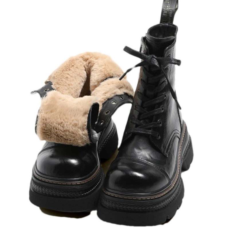 حذاء من الجلد للنساء منصة مسطحة أحذية مصممين 2025 الشتاء الثلوج تشيلسي الأحذية موضة جديدة القوطي قصيرة دراجة نارية الأحذية Mujer
