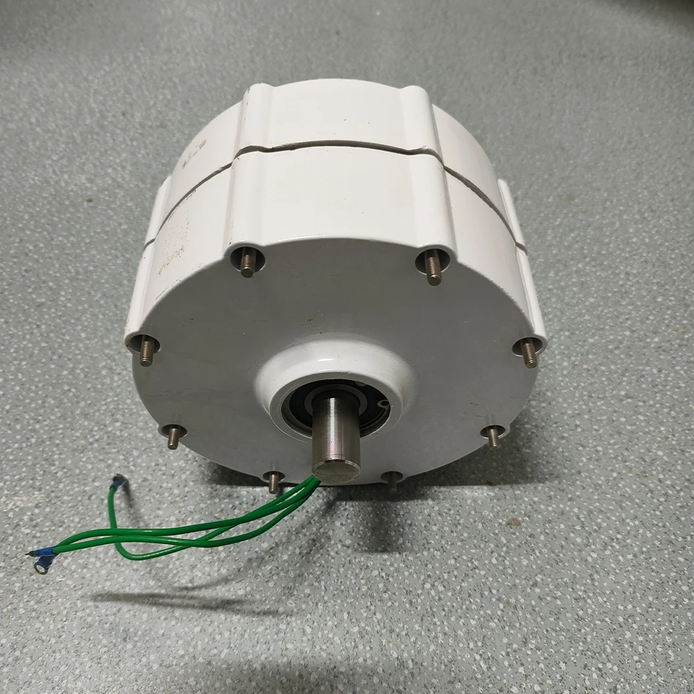 

4000W high torque low wind speed permanent magnet generator can be started at 2.5m/s, especially suitable for inland low wind